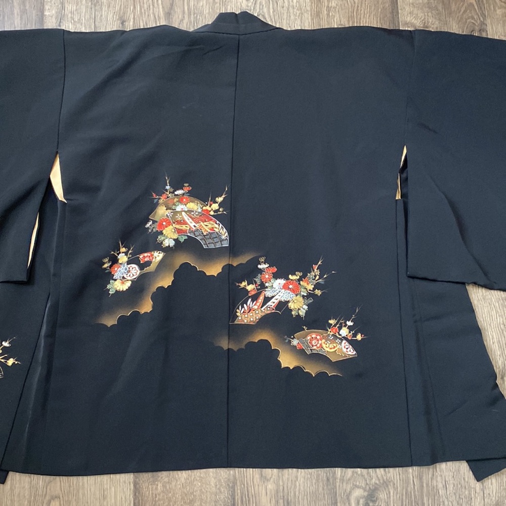 EUC Beautifully Made Kimono - Picture 8 of 13